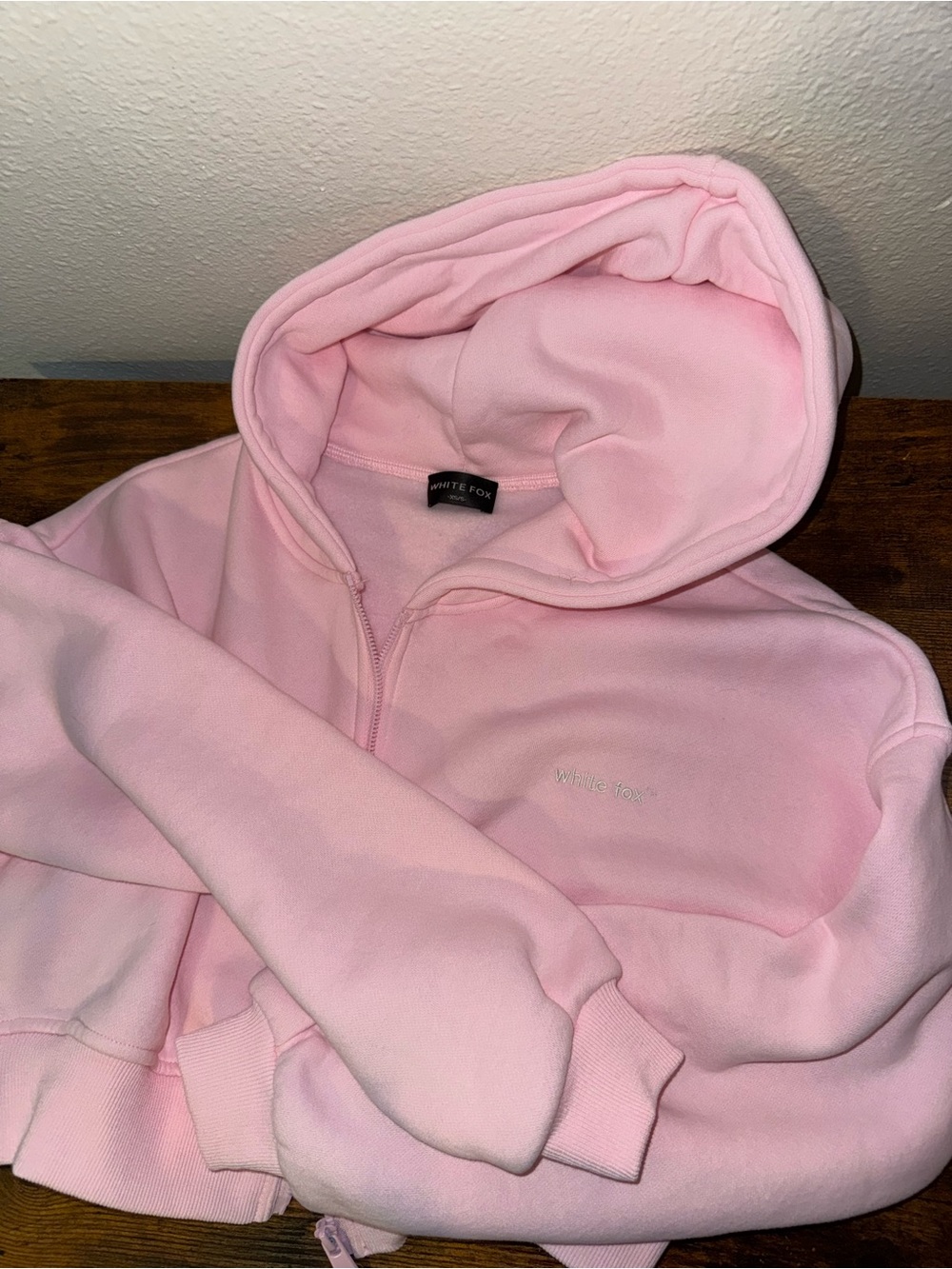 White Fox She’s Effortless Cropped Hoodie Posy Pink XS/S Sold Out - Picture 4 of 5